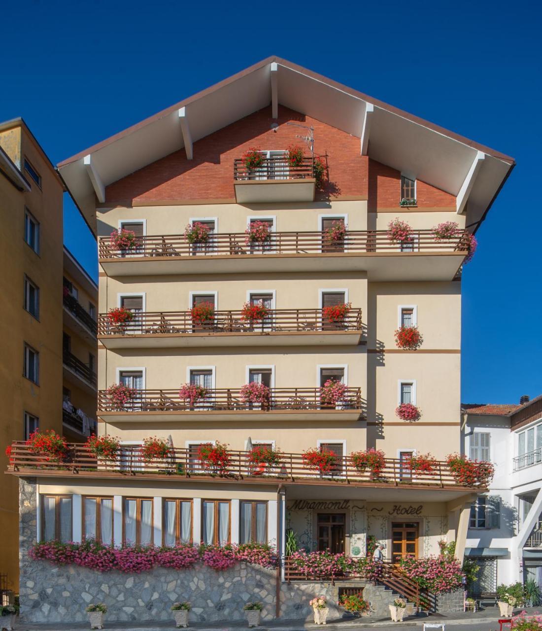 Hotel Miramonti Calizzano Exterior foto